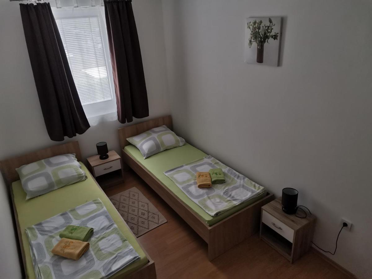 Apartman Jadranka Vir Exterior photo